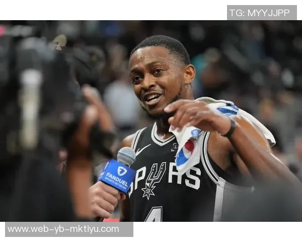 福克斯半场表现出色10投4中三分2中4贡献12分5助助力球队争胜